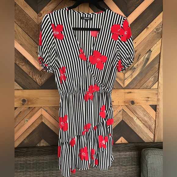 Madewell Ruffle-Wrap Dress in Candied Orchids Size 2 - Picture 4 of 10